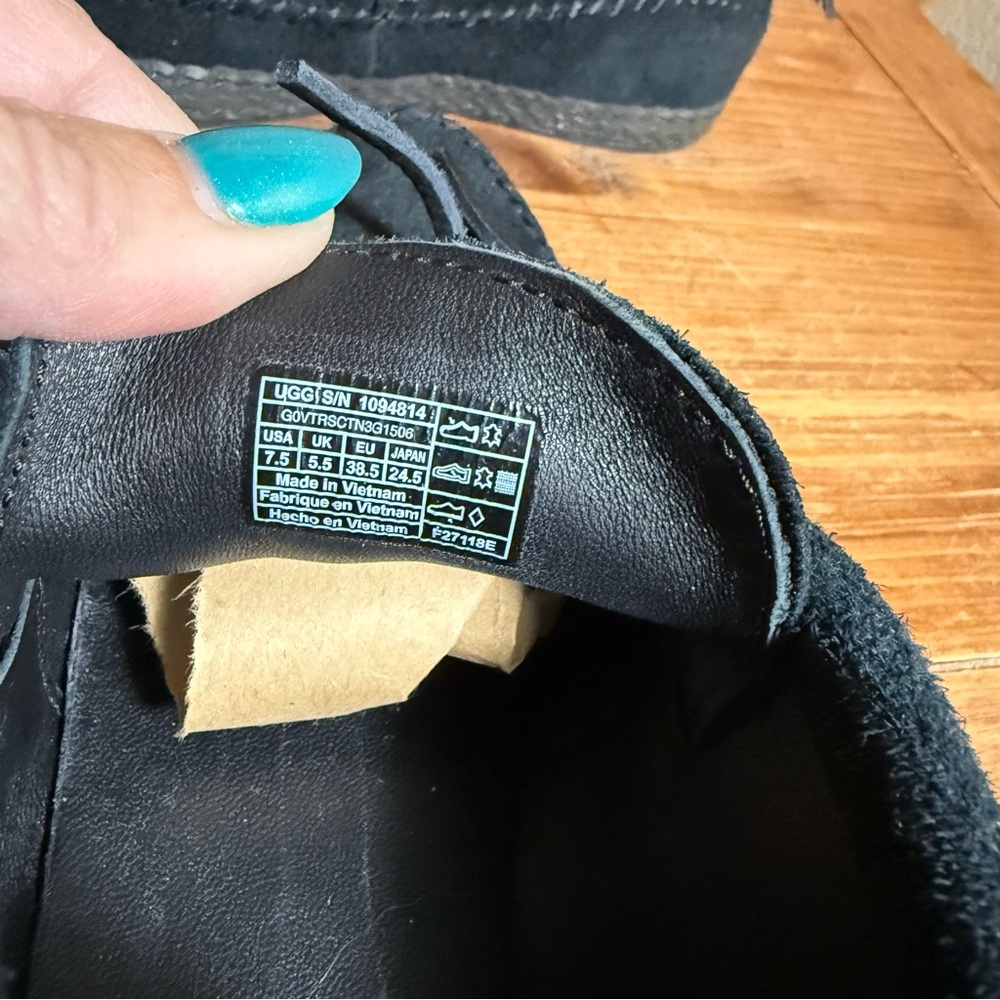 UGG Australia WOODLYN Moccasins Loafer Womens 7.5 Black‎ Suede Booties - Picture 7 of 7